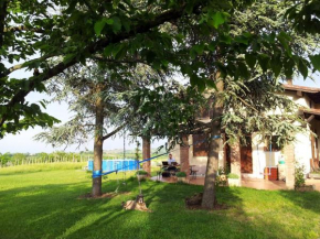 Farmhouse Stay at Santa Maria Lombardy with Pool Montecalvo Versiggia